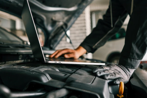Große Rückrufaktion bei BMW © shine.graphics/Shutterstock.com
