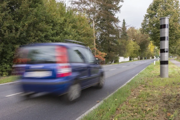 Geblitzt? Messunterlagen müssen einsehbar sein © Igor Marx/Shutterstock.com