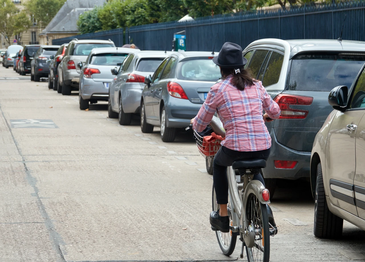 Unfall zwischen Auto und Fahrrad: Wer haftet? © vadimmva/Shutterstock.com