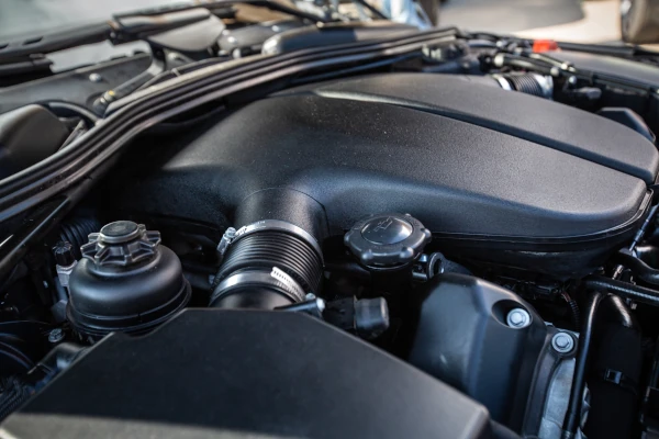 Stellantis-Rückruf wegen Brandgefahr © Billion Photos/Shutterstock.com