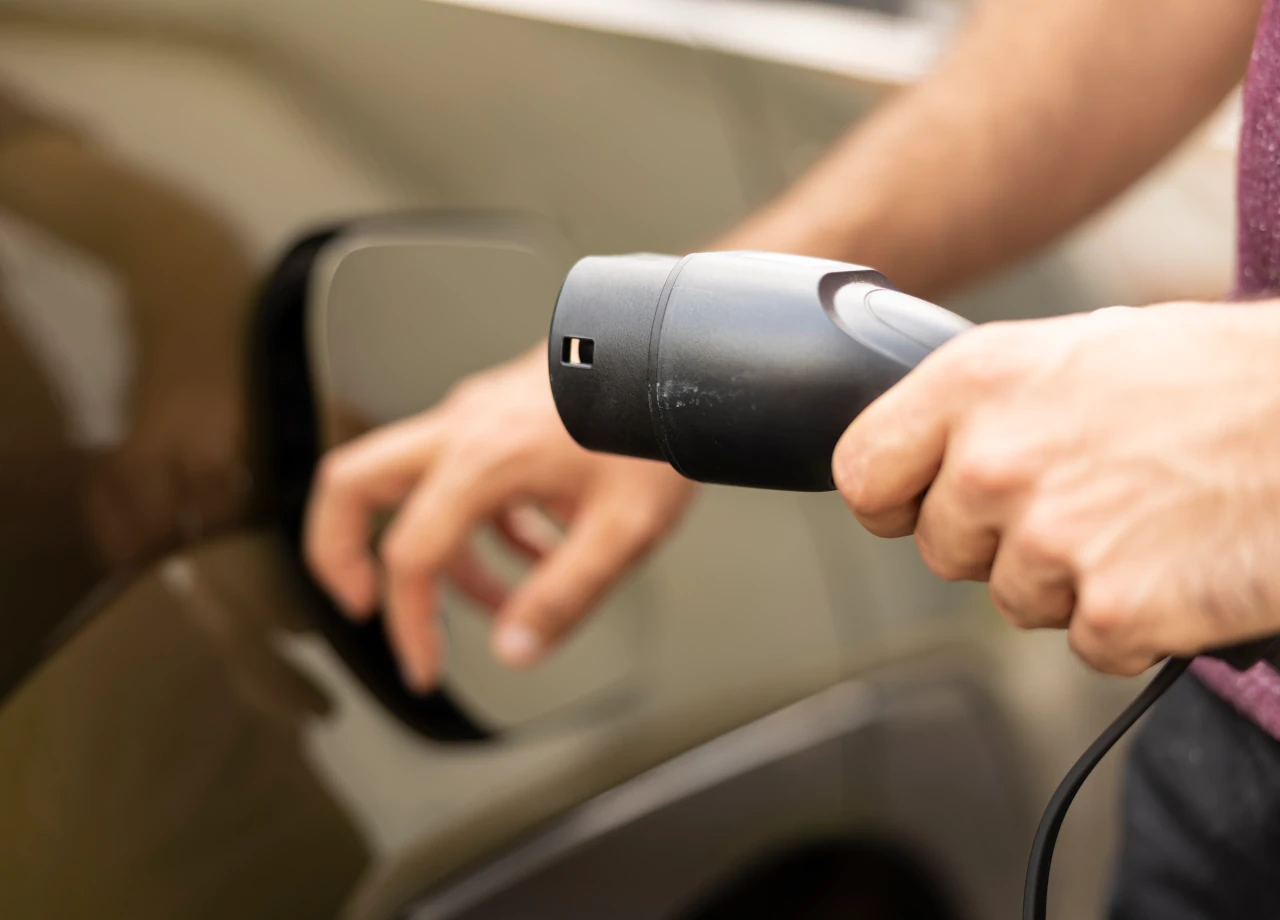 Neue Wallbox-Förderung für Mehrparteienhäuser 2026 © DC Studio/Shutterstock.com